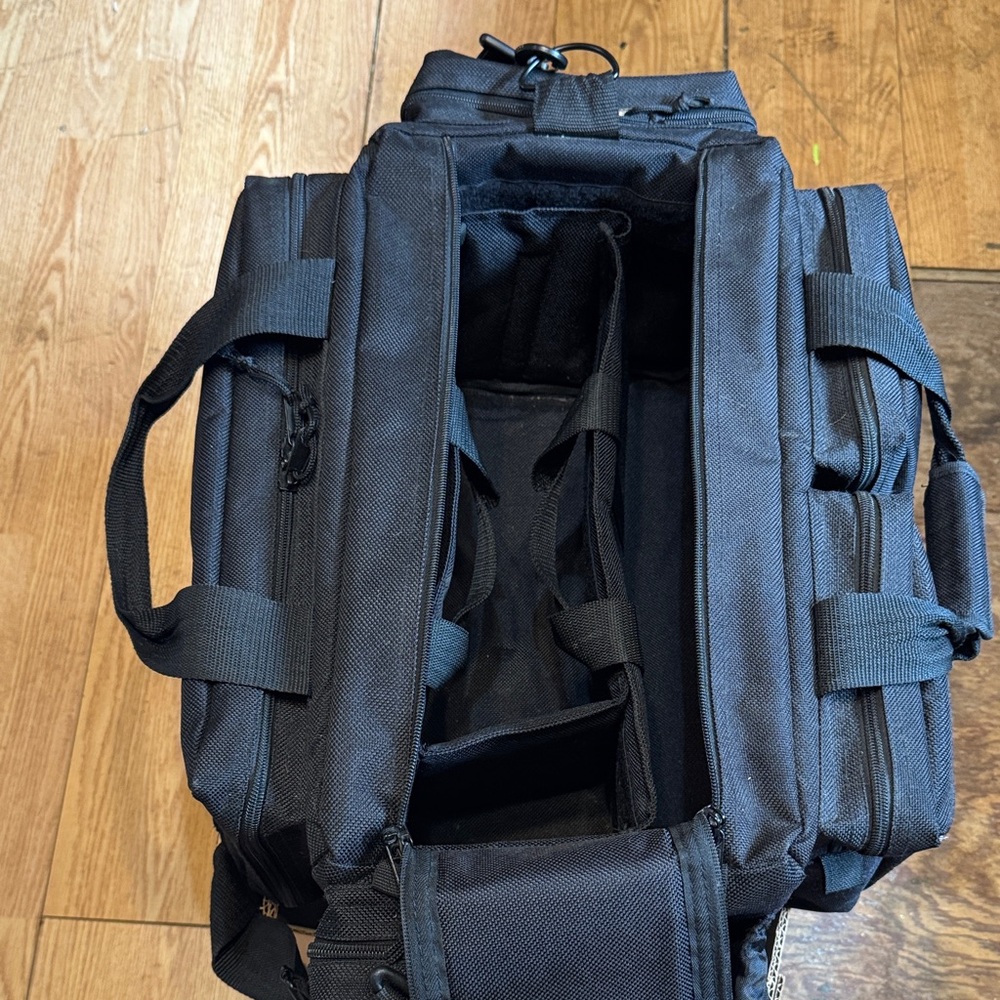 Black Storage duffle Gun Bag very spacious and a lots of space for everything